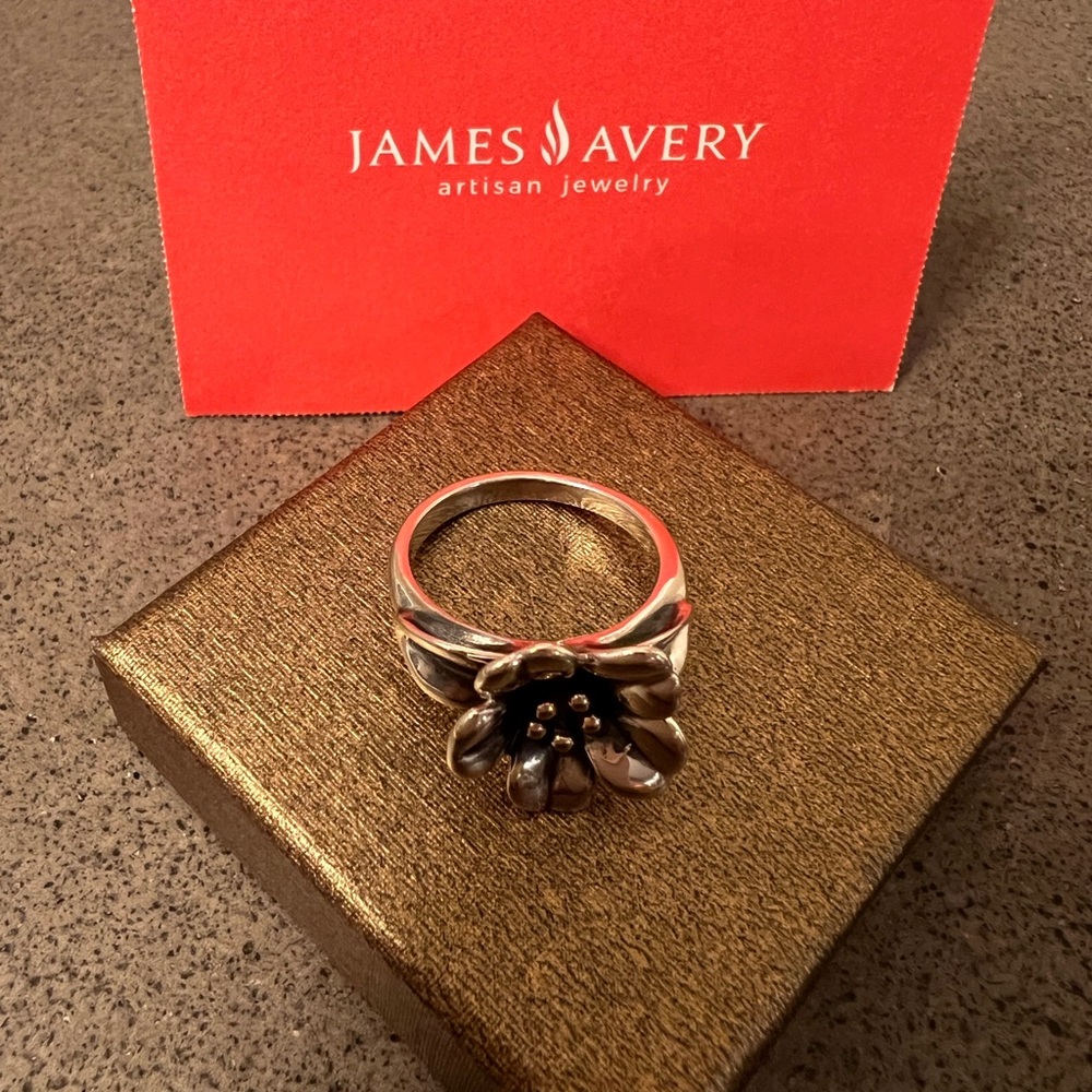 James Avery Retired April Flower Ring